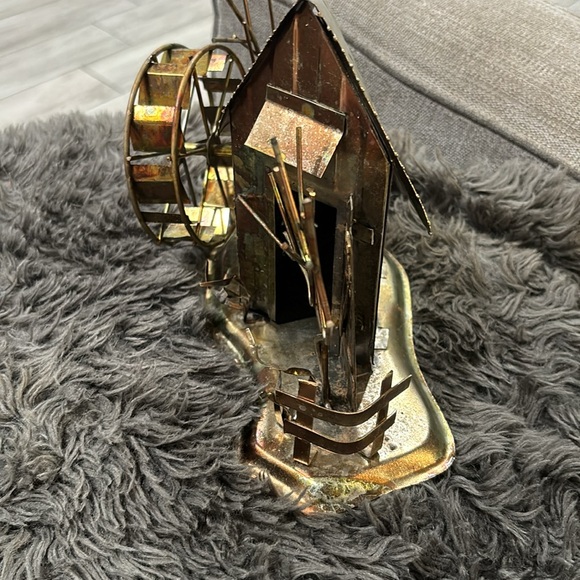 EndedEnded
Vintage Copper Metal Barn Mill With Water Wheel And Music Box - Picture 4 of 7